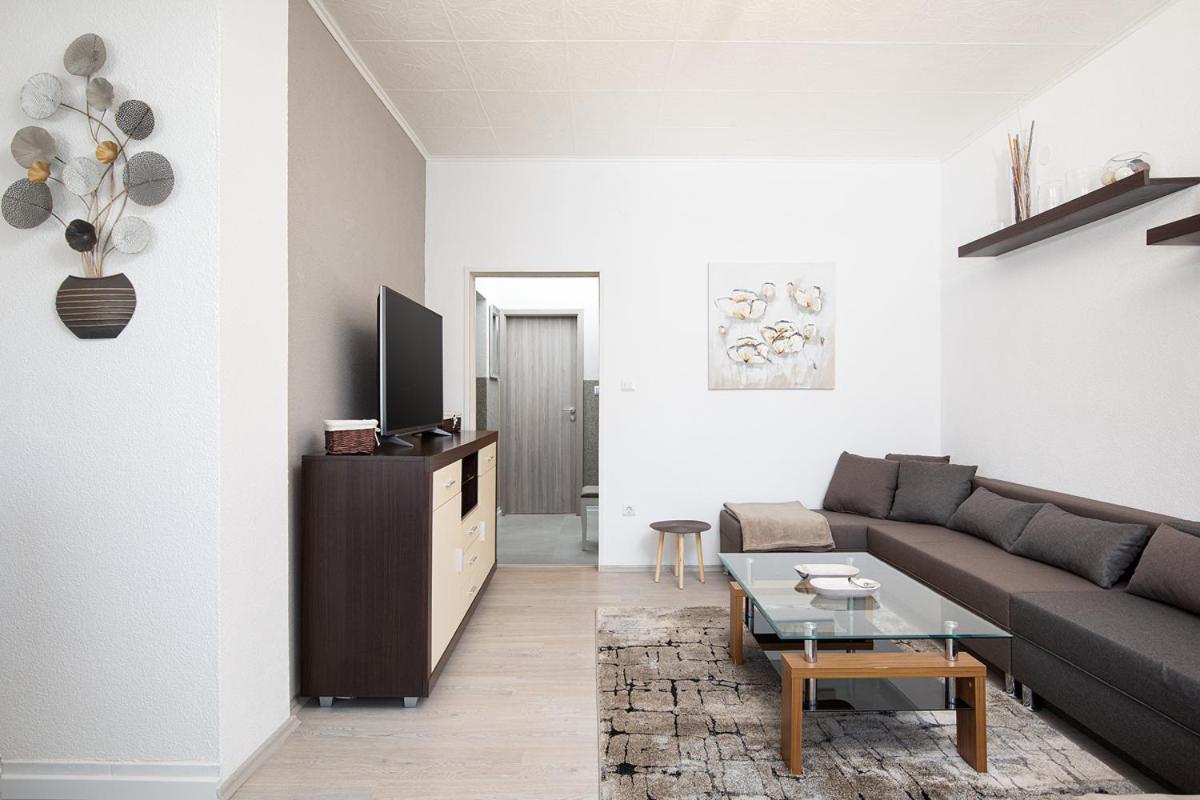 Apartment Aston Pula Extérieur photo